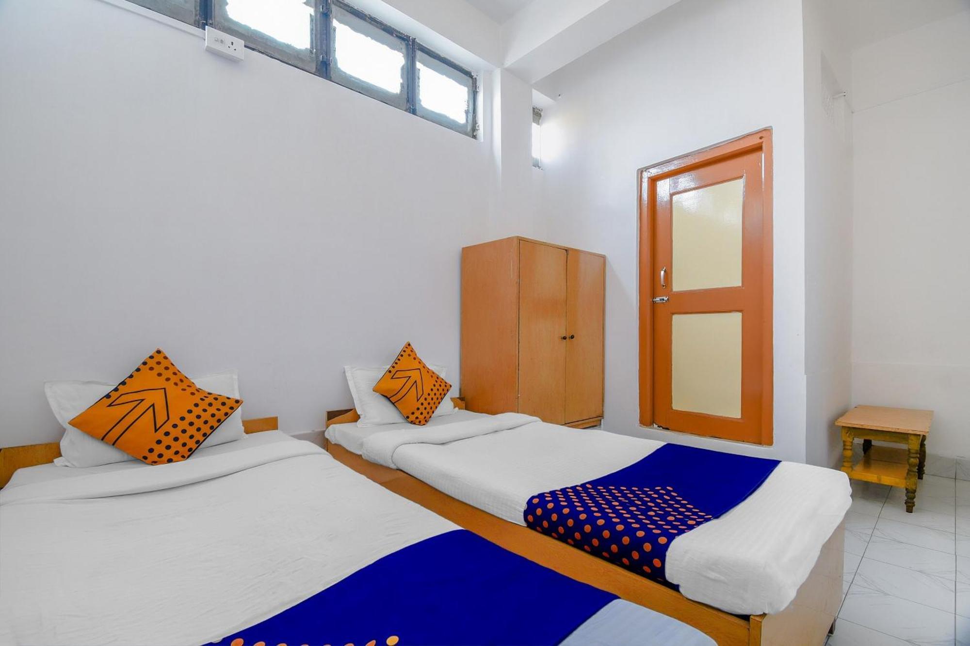 דיברוגר Oyo Flagship 71156 Hotel Jaybee'S מראה חיצוני תמונה