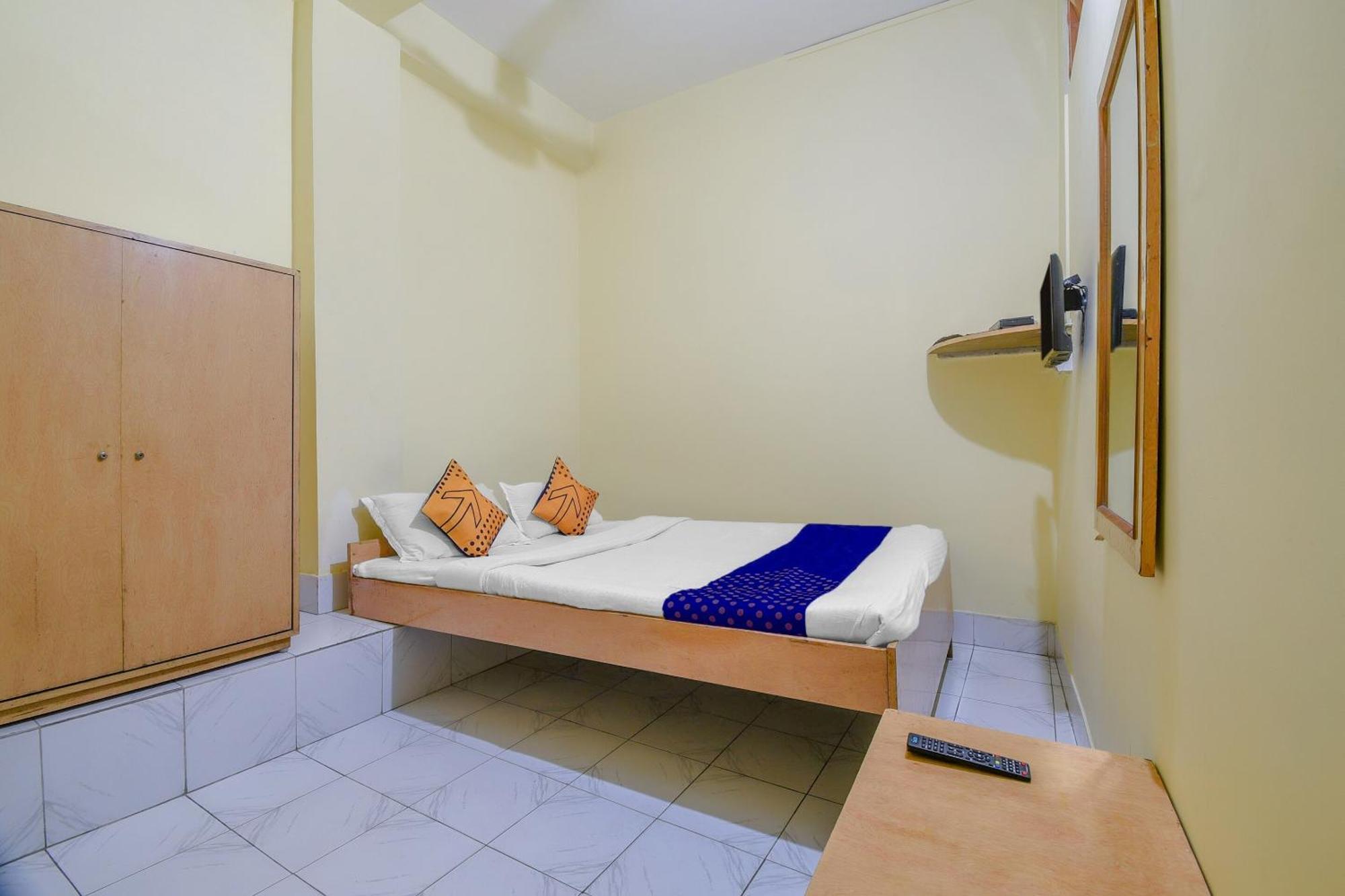 דיברוגר Oyo Flagship 71156 Hotel Jaybee'S מראה חיצוני תמונה
