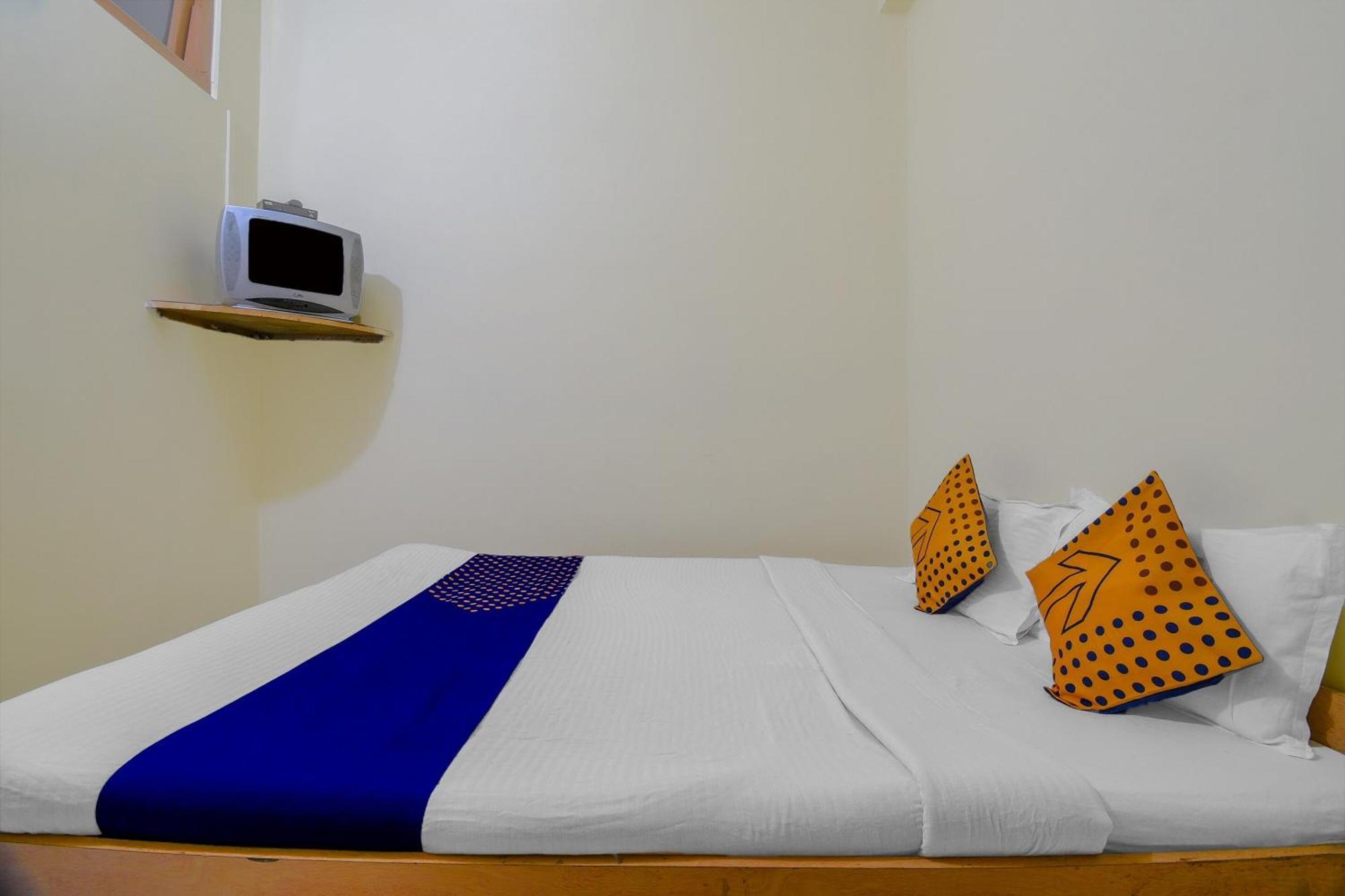דיברוגר Oyo Flagship 71156 Hotel Jaybee'S מראה חיצוני תמונה