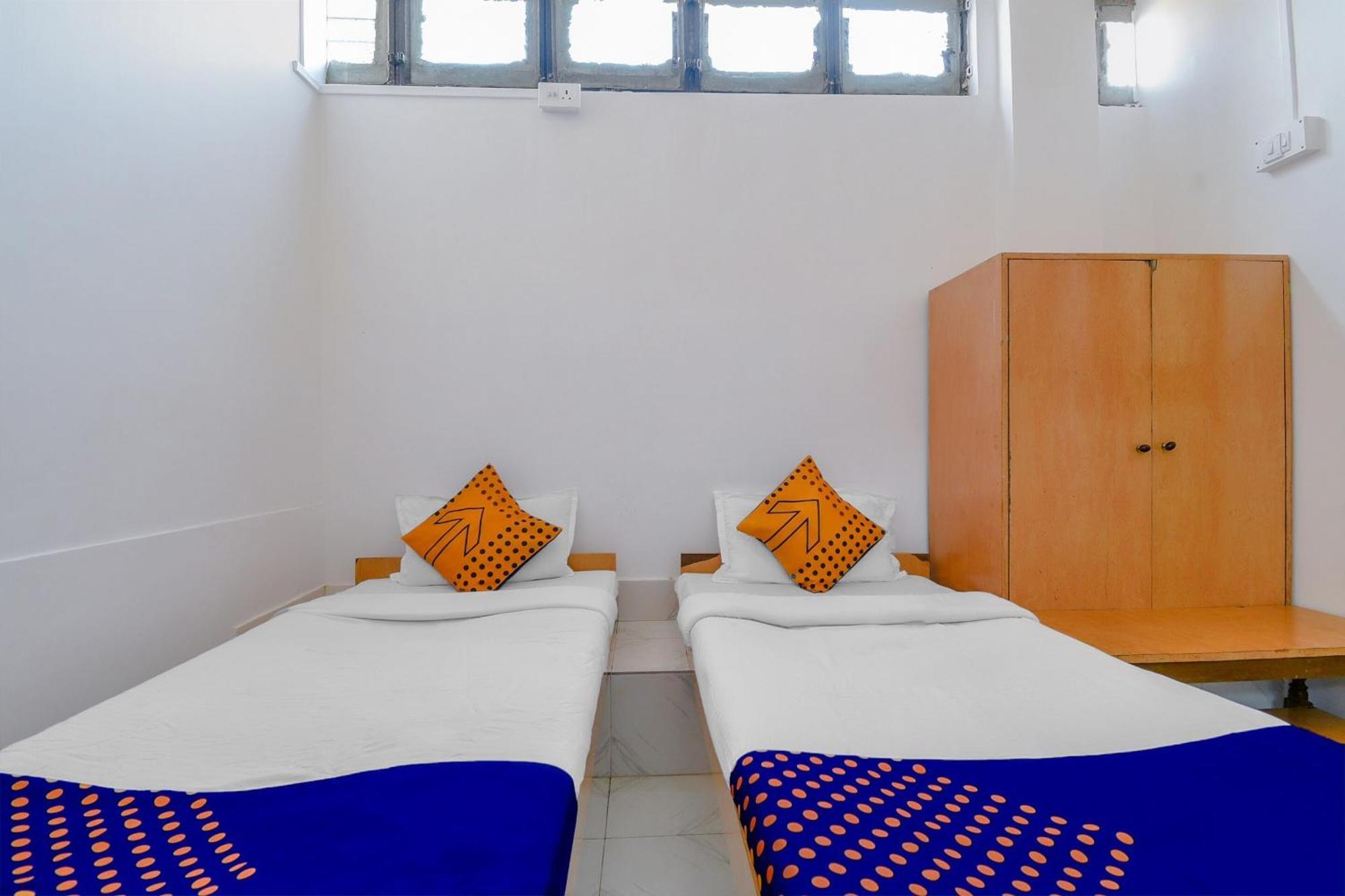 דיברוגר Oyo Flagship 71156 Hotel Jaybee'S מראה חיצוני תמונה